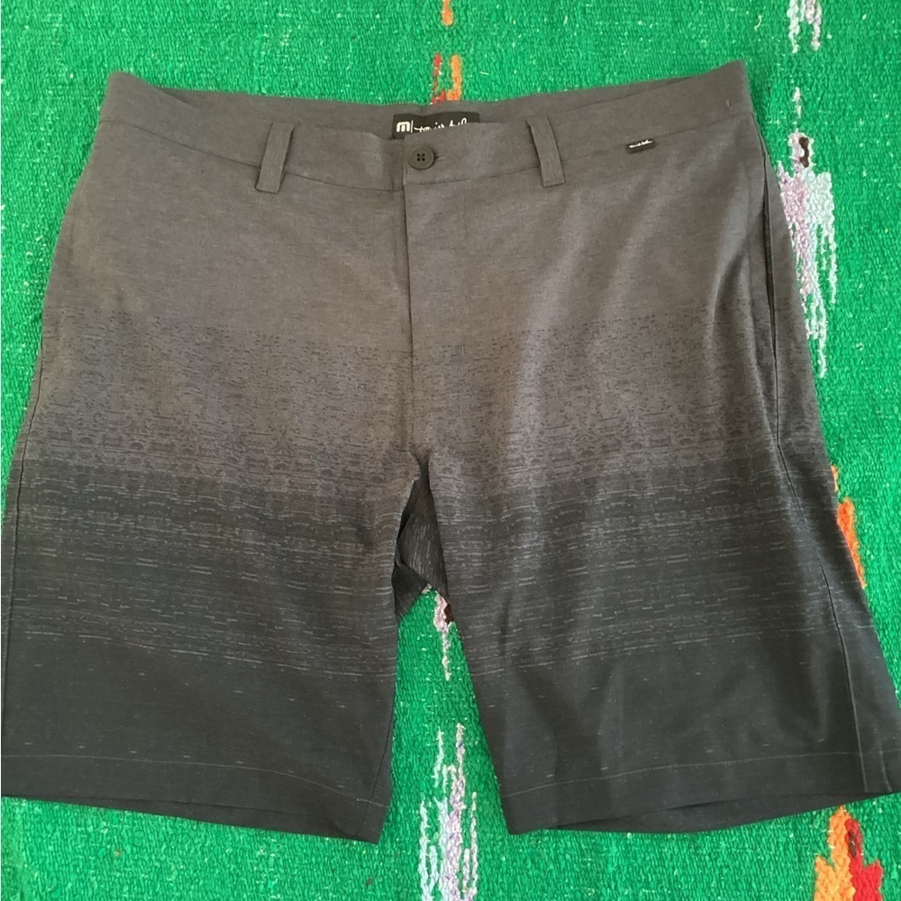 Travis Mathew Shorts Mens 38 Flat Front Casual Gray Golf Chino Inseam 10"